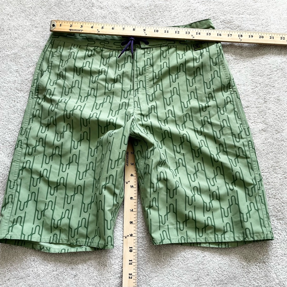 JOHNNY CUPCAKES Surf Board Shorts Swim Trunks Mens 30 Beach Vacation Trendy - Picture 5 of 7
